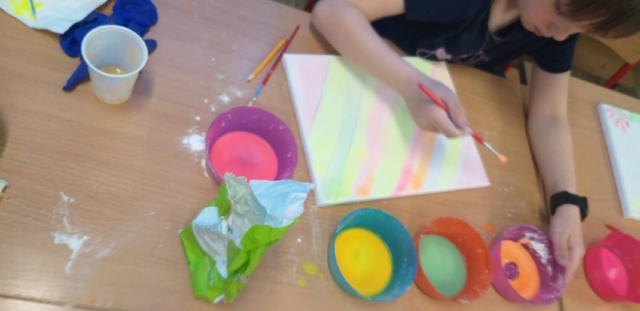 zdjęcie z warsztatów malarskich
