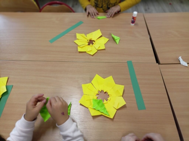 prace, origami, słoneczniki