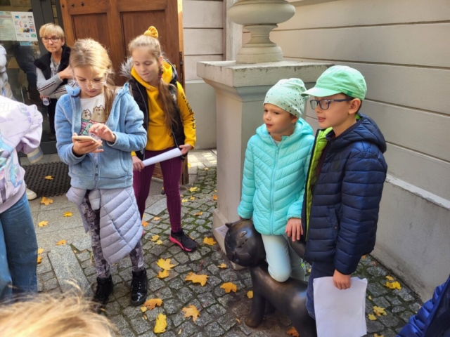 Poznajmy się na Bajkowym Szlaku, wycieczka w muzeum Kinematografii