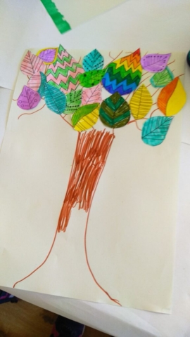 zajęcia plastyczne, kolorowe, jesienne drzewka