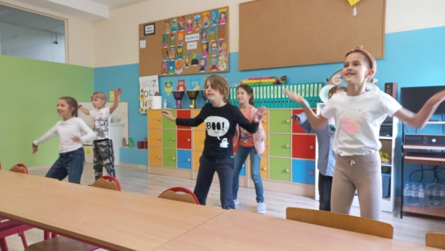 Muzolinki. Tańczymy, śpiewamy, gramy na różnych instrumentach