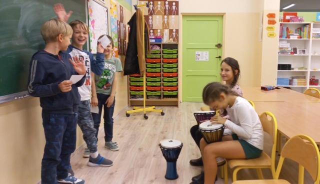 Muzloniki. Tańczymy, śpiewamy, gramy na różnych instrumentach