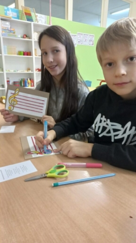 Muzloniki. Tańczymy, śpiewamy, gramy na różnych instrumentach