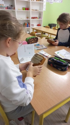 Muzolinki. Tańczymy, śpiewamy, gramy na różnych instrumentach