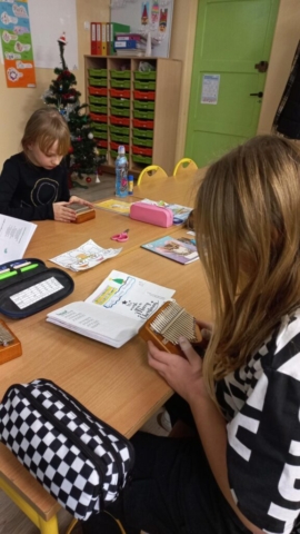 Muzolinki. Tańczymy, śpiewamy, gramy na różnych instrumentach