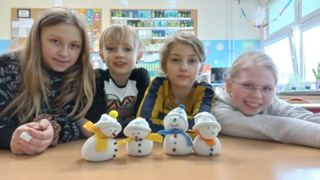 Muzloniki. Tworzymy też ciekawe prace plastyczne i przestrzenne interpretując utwory muzyczne