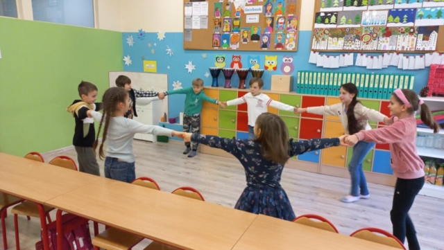 Muzolinki. Tańczymy, śpiewamy, gramy na różnych instrumentach