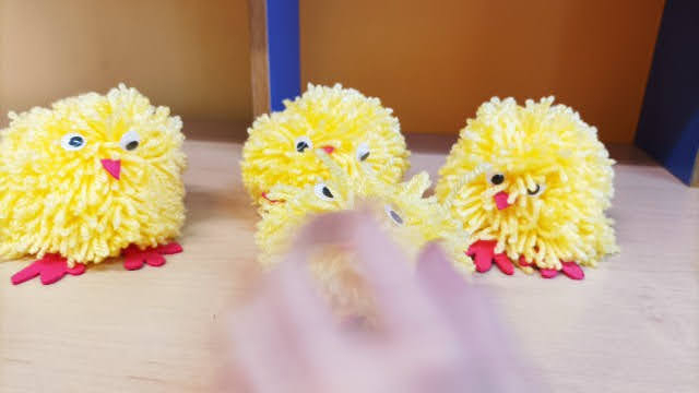wielkanocne kurczaczki z włóczki