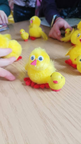 prace wielkanocne kurczaki, zręczne rączki