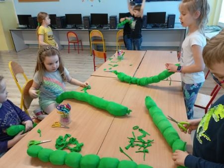 kreatywne popołudnia, przytulanka gąsienica