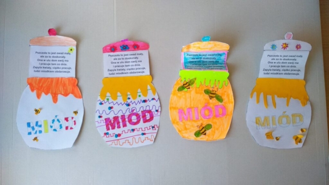 plastyczne zajęcia, dzbanki z miodem